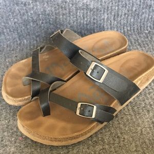 Black Sandals ☀️